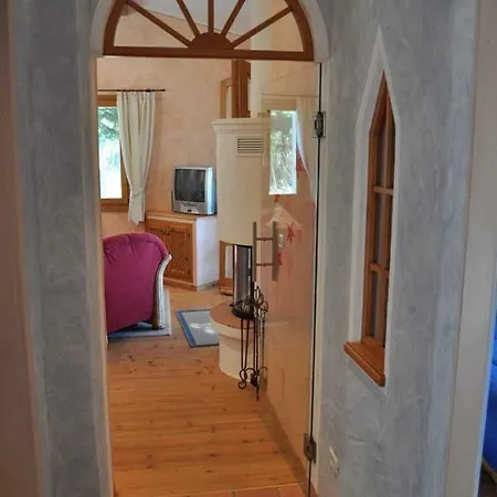 Tiziana Villa