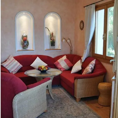Tiziana Villa *
